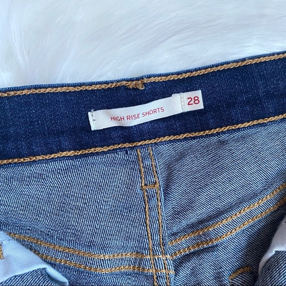 LEVI’S Women’s Size 28 High Rise Shorts Dark Wash - Picture 6 of 12